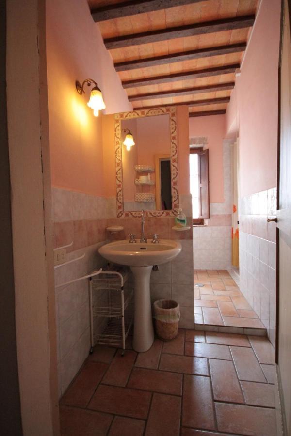 Casa Castellina Guest House Фолиньо Екстериор снимка