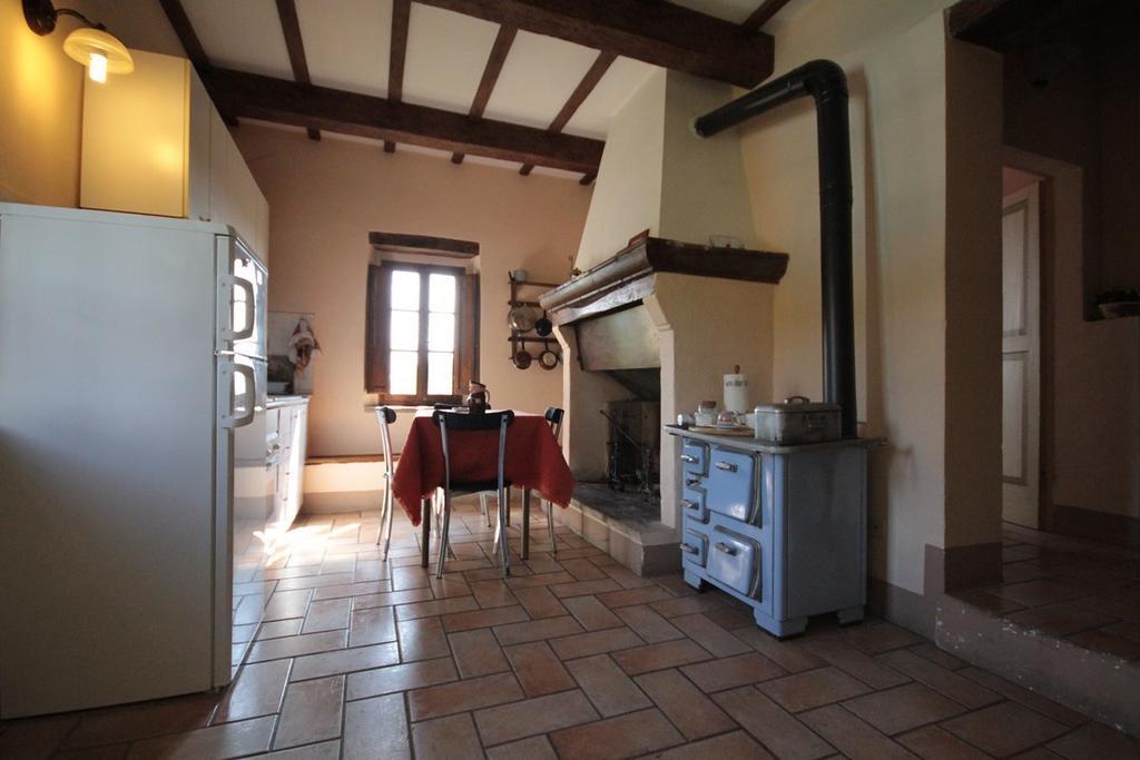 Casa Castellina Guest House Фолиньо Стая снимка
