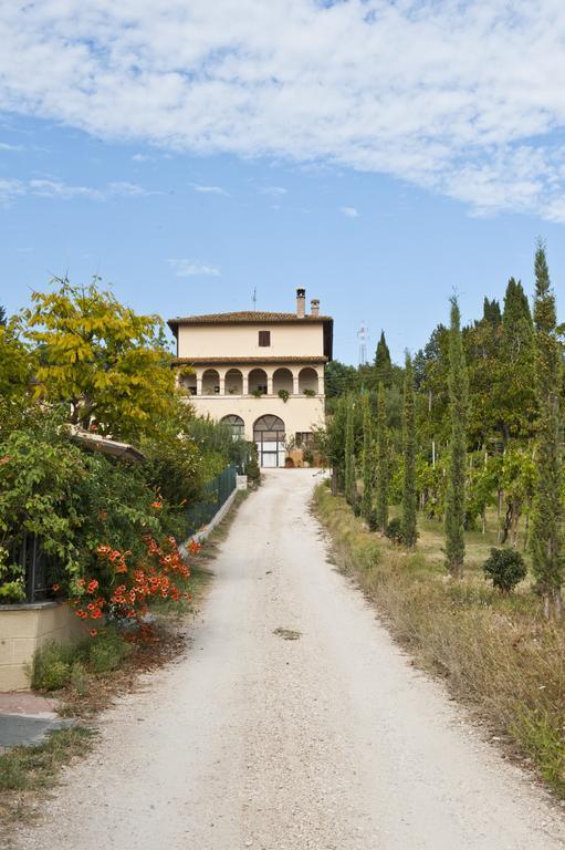 Casa Castellina Guest House Фолиньо Стая снимка