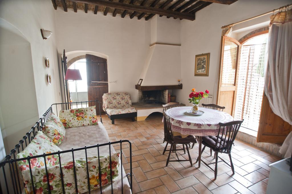 Casa Castellina Guest House Фолиньо Стая снимка