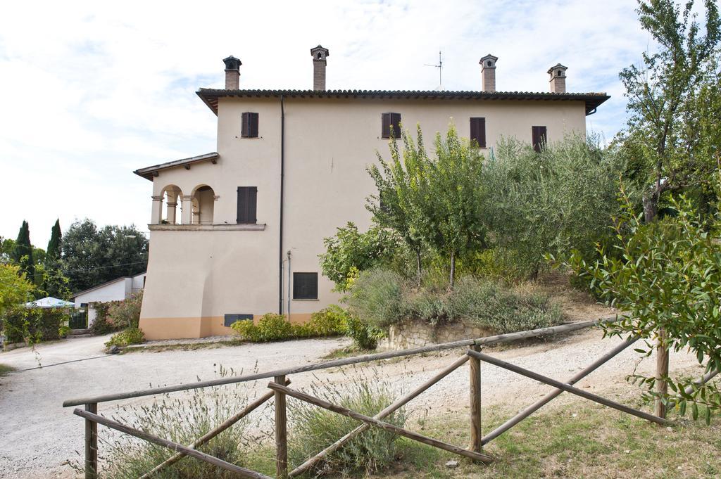 Casa Castellina Guest House Фолиньо Екстериор снимка