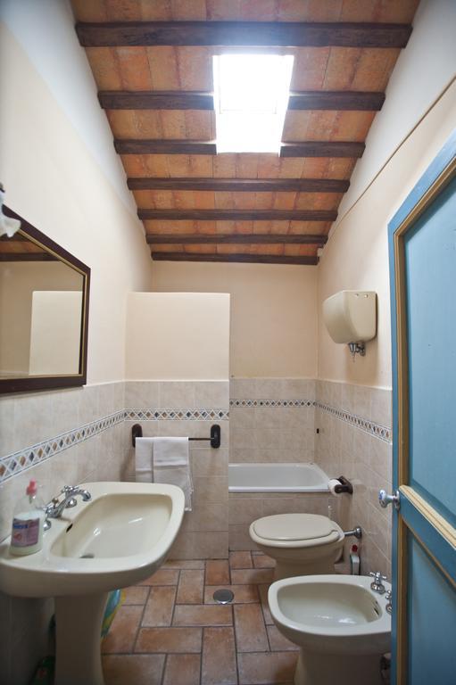 Casa Castellina Guest House Фолиньо Стая снимка
